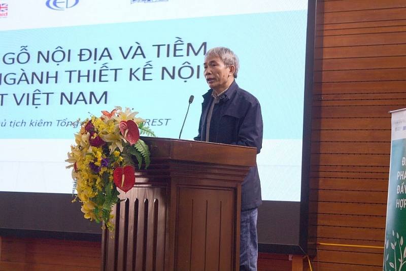 Ông Ngô Sỹ Hoài - Phó Chủ tịch kiêm Tổng thư ký Hiệp hội Gỗ và Lâm sản Việt Nam (VIFORES) phát biểu tại tọa đàm.